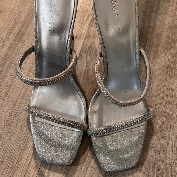 Silver nine W. shoes, glitter size 9 high heels stiletto - Picture 3 of 3